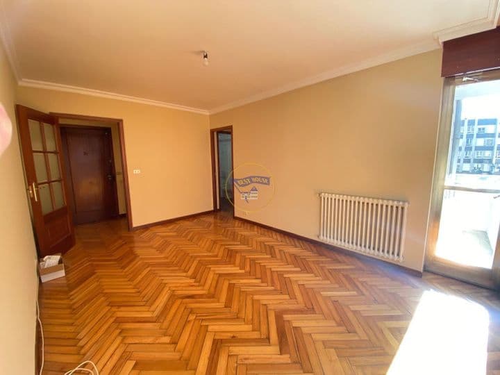 2 bedrooms apartment for rent in Vigo, Spain - Image 2