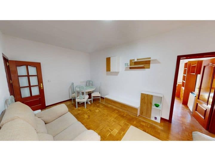 3 bedrooms apartment for rent in Centro, Spain - Image 4