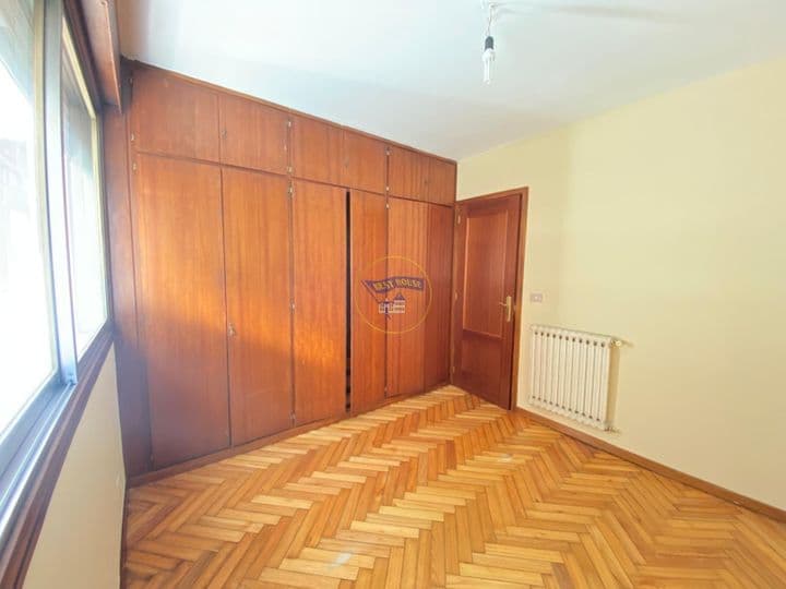 2 bedrooms apartment for rent in Vigo, Spain - Image 9