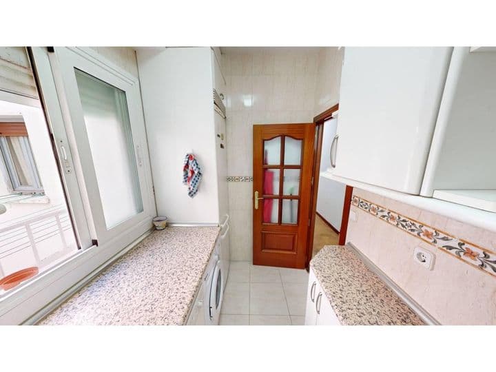 3 bedrooms apartment for rent in Centro, Spain - Image 7