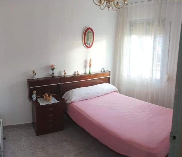 3 bedrooms apartment for rent in Zaragoza, Spain - Image 3