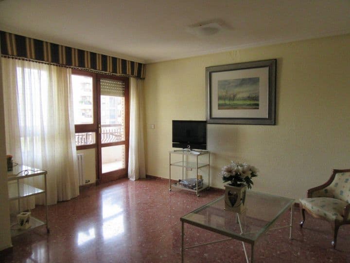 4 bedrooms apartment for rent in Zaragoza, Spain