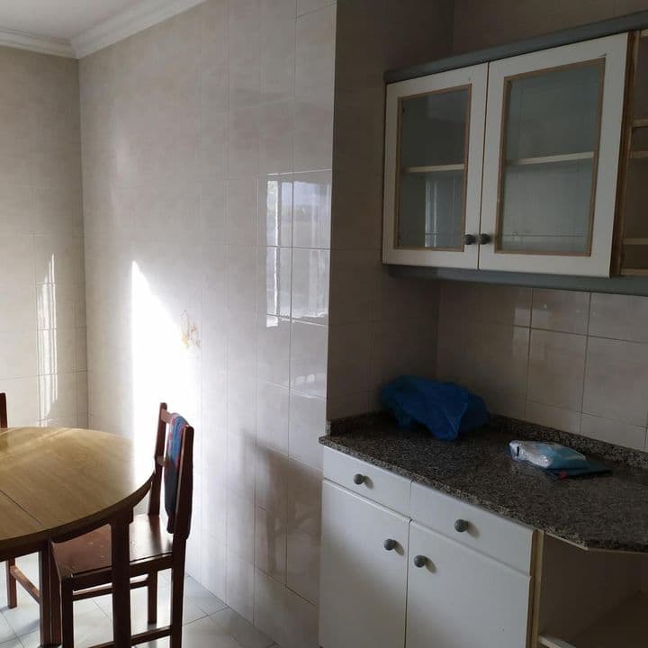 3 bedrooms apartment for rent in Santiago de Compostela, Spain - Image 9