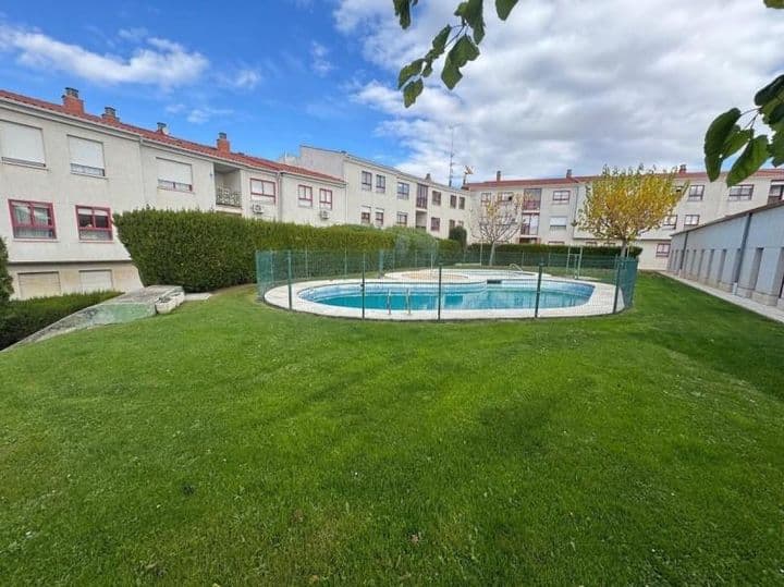 2 bedrooms apartment for sale in Campina del Pisuerga, Spain - Image 2