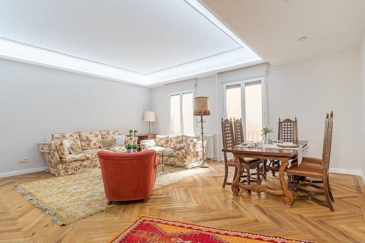 5 bedrooms apartment for rent in Retiro, Spain - Image 12