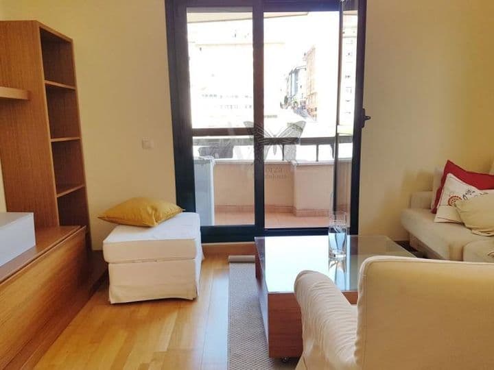 3 bedrooms apartment for rent in Oviedo, Spain - Image 4