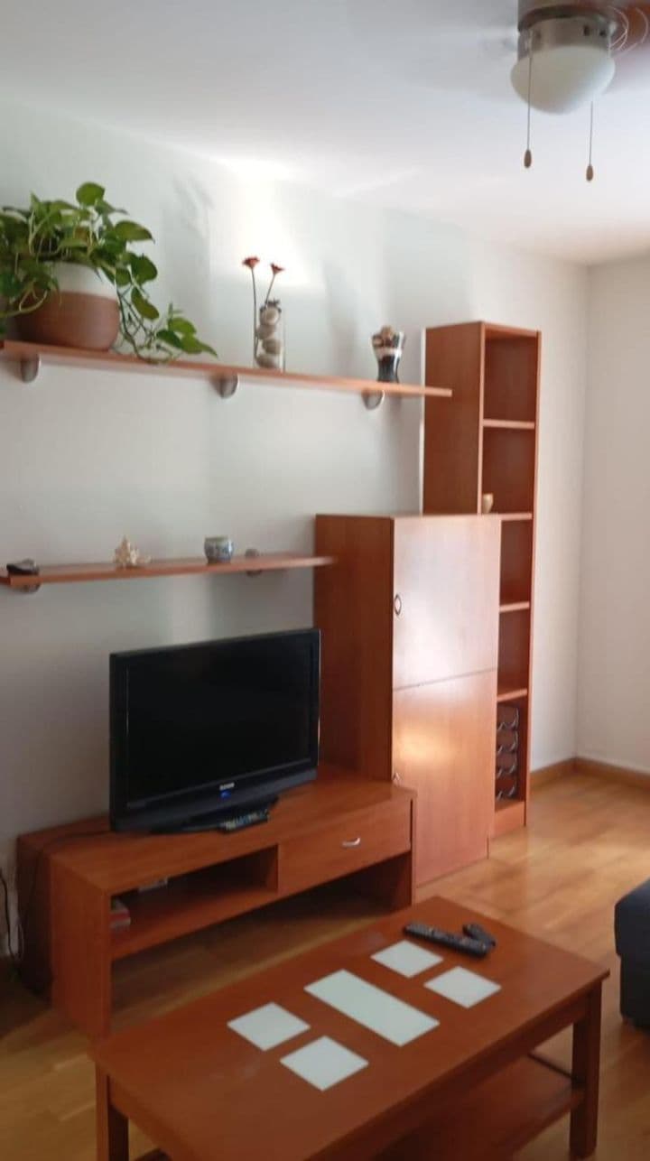 3 bedrooms apartment for rent in Zaragoza, Spain - Image 10