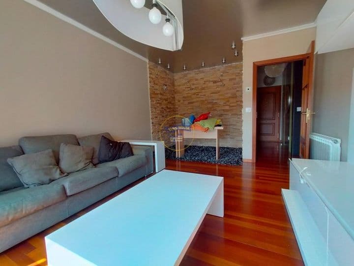 3 bedrooms apartment for rent in Vigo, Spain - Image 2