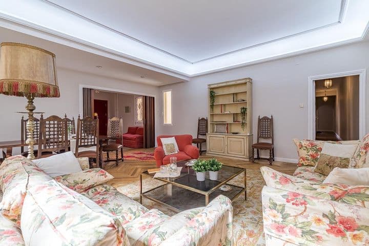 5 bedrooms apartment for rent in Retiro, Spain - Image 5