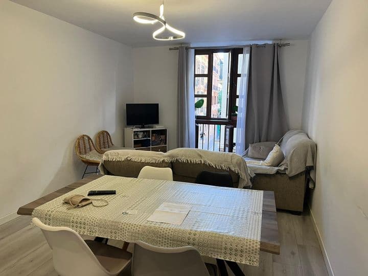 4 bedrooms apartment for rent in Centro-Sagrario, Spain - Image 3