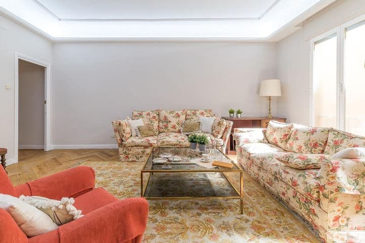 5 bedrooms apartment for rent in Retiro, Spain - Image 7