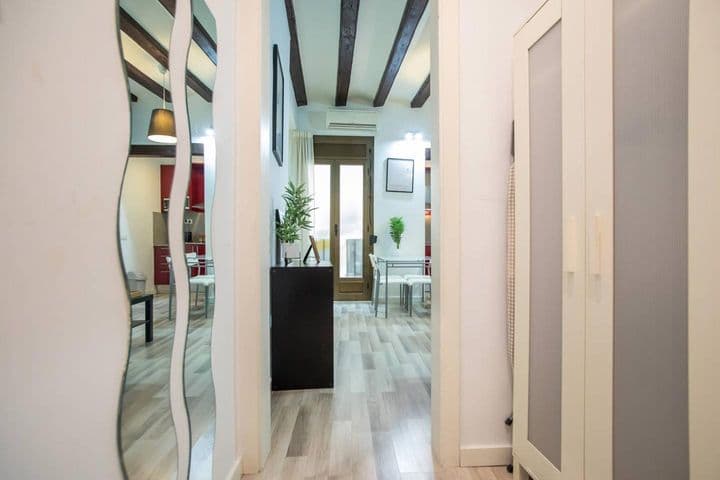 Apartment for rent in Ciutat Vella, Spain - Image 6