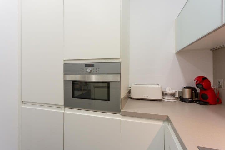 2 bedrooms apartment for rent in Poblenou, Spain - Image 8