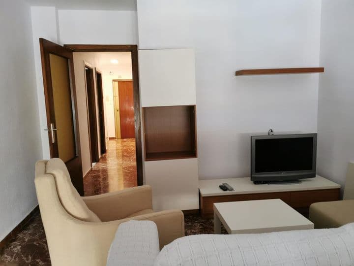 4 bedrooms apartment for rent in Camino de Ronda, Spain - Image 8