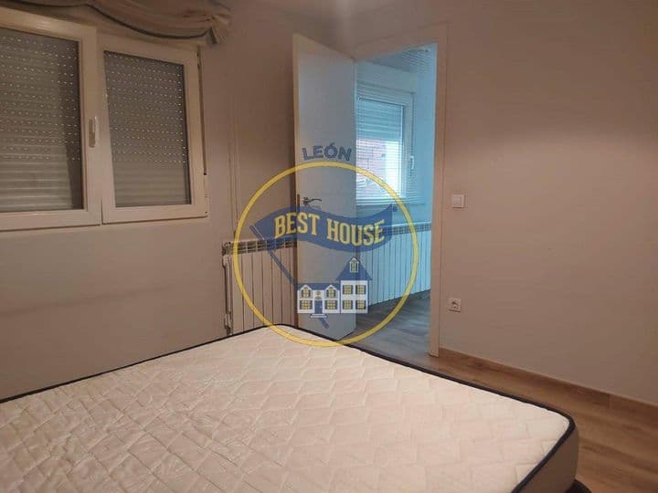 2 bedrooms apartment for rent in Leon, Spain - Image 10