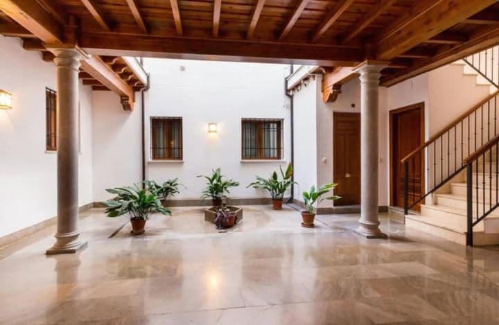 1 bedroom apartment for rent in Centro-Sagrario, Spain - Image 11