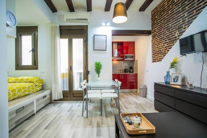 Apartment for rent in Ciutat Vella, Spain - Image 10