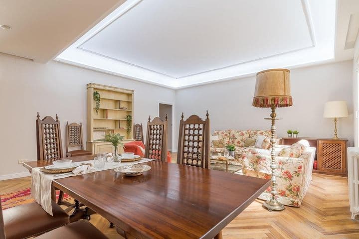 5 bedrooms apartment for rent in Retiro, Spain - Image 9