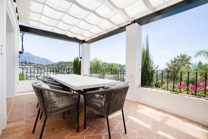 4 bedrooms house for rent in Benahavis, Spain - Image 2