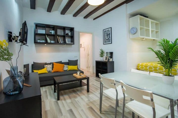 Apartment for rent in Ciutat Vella, Spain - Image 9