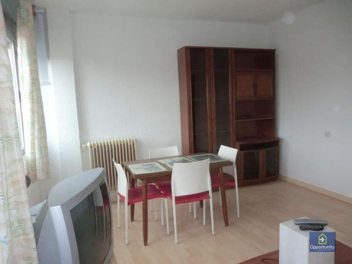 3 bedrooms apartment for rent in Granada, Spain - Image 4