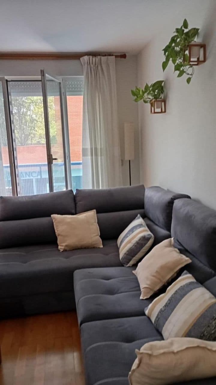 3 bedrooms apartment for rent in Zaragoza, Spain - Image 12