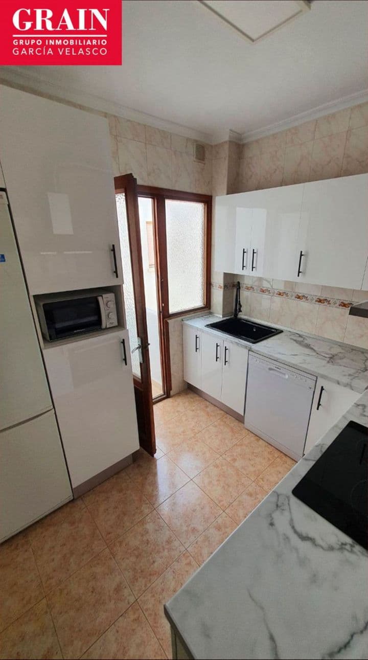 4 bedrooms apartment for rent in Albacete, Spain - Image 2