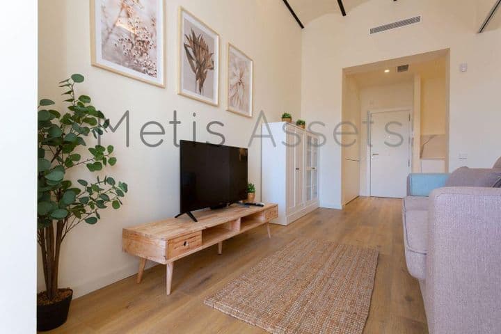 1 bedroom apartment for rent in Eixample, Spain - Image 11