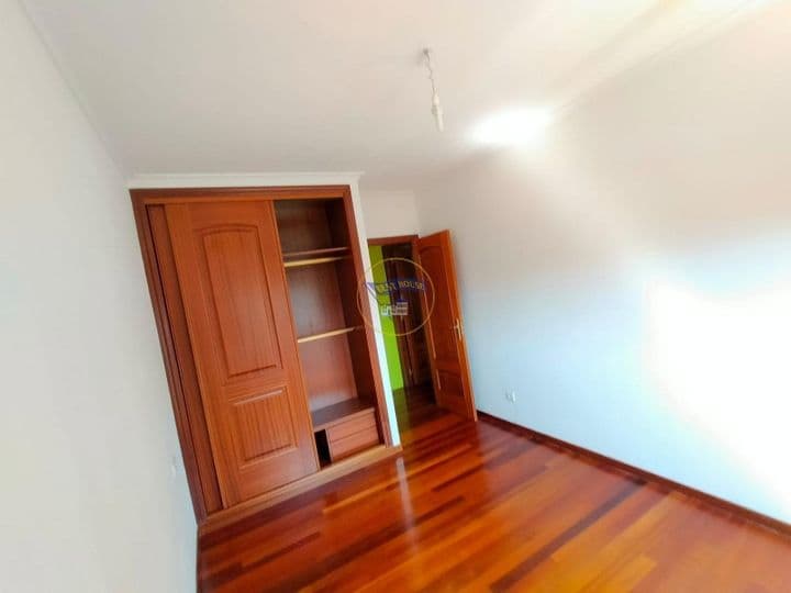 3 bedrooms apartment for rent in Vigo, Spain - Image 12