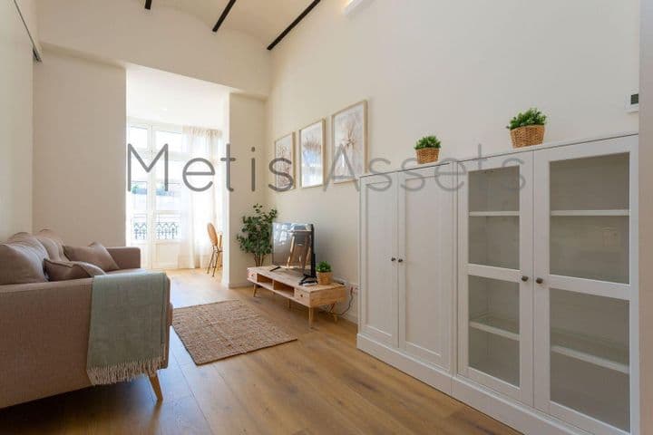 1 bedroom apartment for rent in Eixample, Spain - Image 3