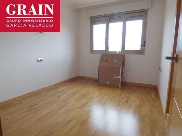 3 bedrooms apartment for rent in Albacete, Spain - Image 4