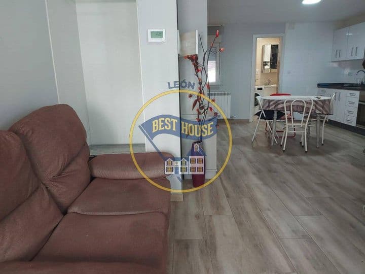 2 bedrooms apartment for rent in Leon, Spain - Image 4