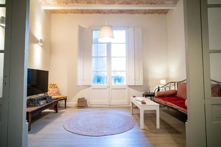 2 bedrooms apartment for rent in Ciutat Vella, Spain