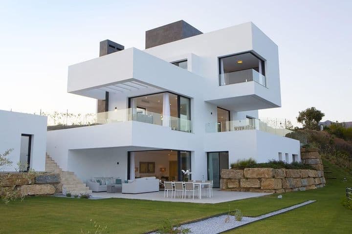 5 bedrooms house for sale in Marbella, Spain