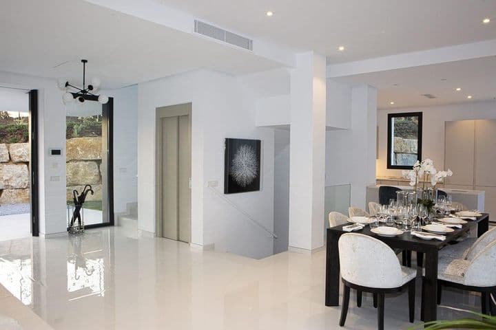 5 bedrooms house for sale in Marbella, Spain - Image 12