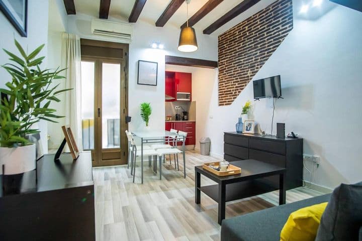 Apartment for rent in Ciutat Vella, Spain - Image 8