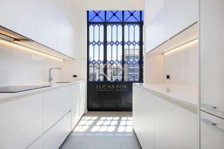 2 bedrooms apartment for rent in Barcelona, Spain - Image 10