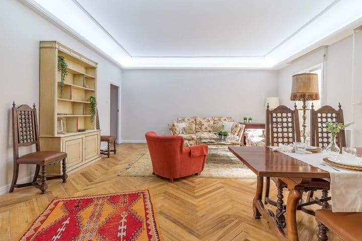 5 bedrooms apartment for rent in Retiro, Spain - Image 11