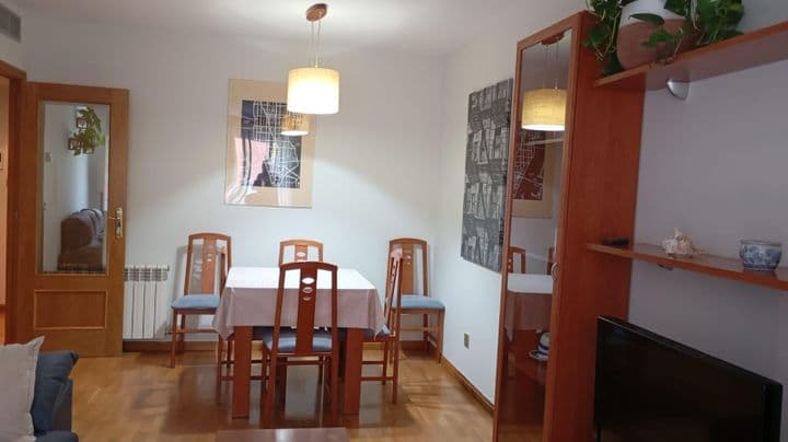 3 bedrooms apartment for rent in Zaragoza, Spain - Image 2