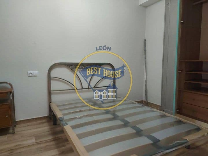 2 bedrooms apartment for rent in Leon, Spain - Image 11