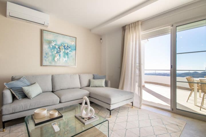 1 bedroom apartment for sale in Costa del Sol, Spain - Image 8