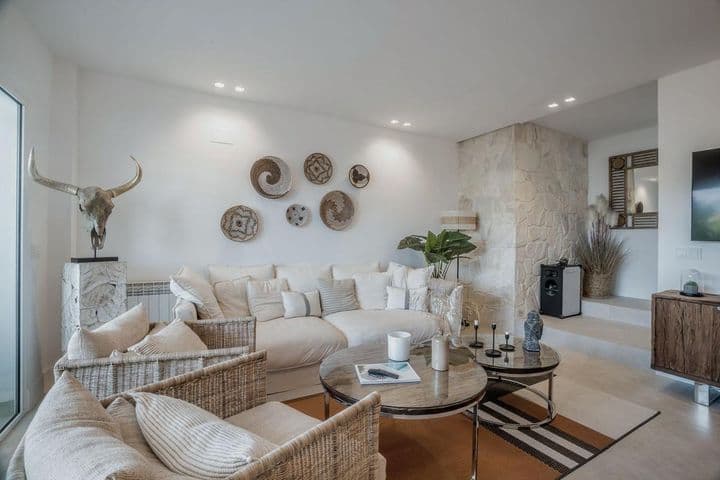 4 bedrooms house for sale in Nueva Andalucia, Spain - Image 8