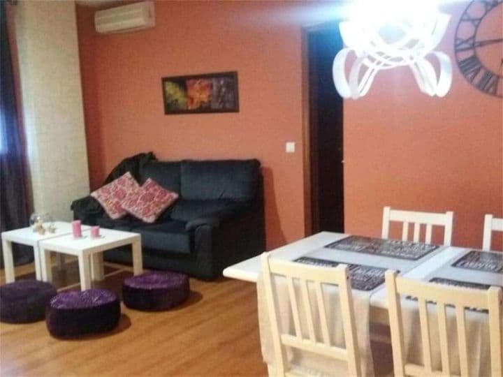 2 bedrooms apartment for rent in Badajoz, Spain - Image 6