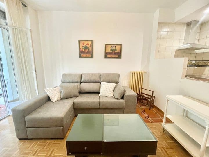 1 bedroom apartment for rent in Centro, Spain - Image 3