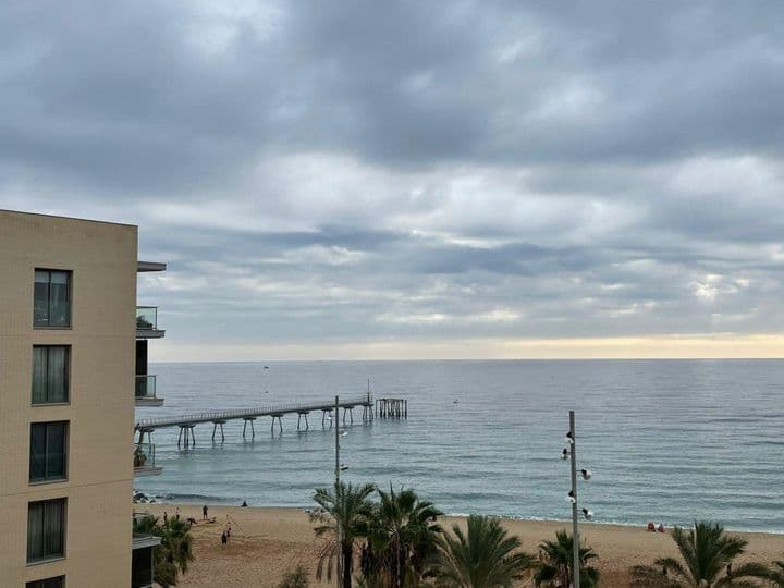 3 bedrooms apartment for rent in Badalona, Spain - Image 2