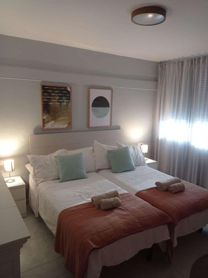 1 bedroom apartment for rent in Zona Puerto Deportivo, Spain - Image 12