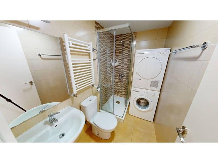 1 bedroom apartment for rent in Chamartin, Spain - Image 8