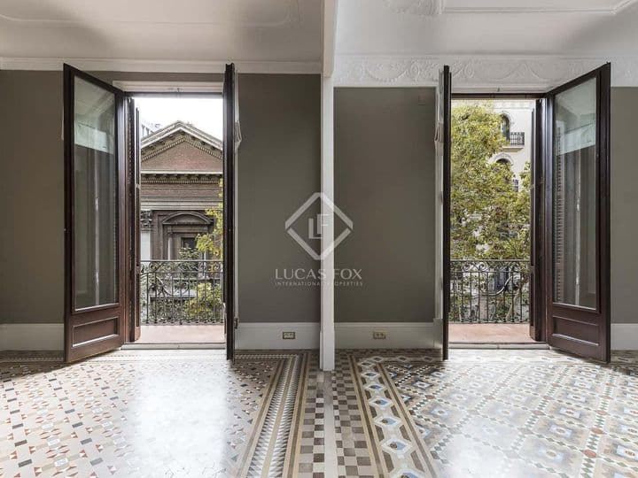 4 bedrooms apartment for sale in Barcelona, Spain - Image 3