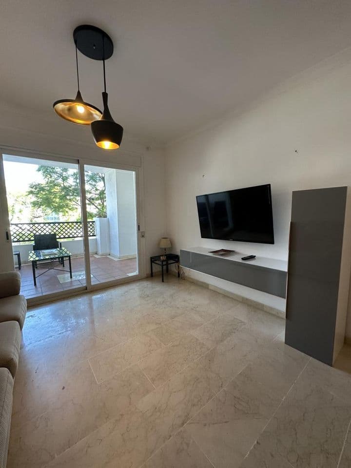 2 bedrooms apartment for rent in Marbella, Spain - Image 4