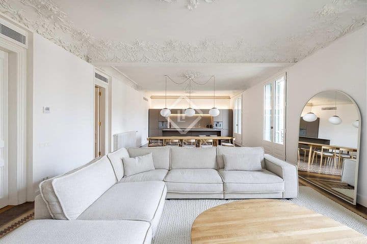 3 bedrooms apartment for sale in Barcelona, Spain